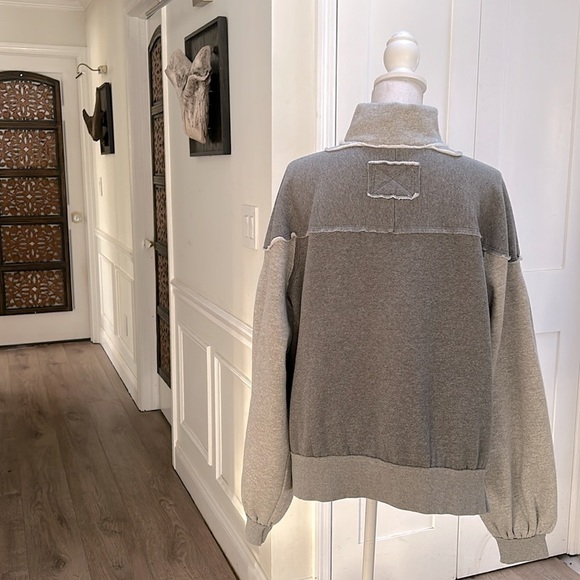 Free People We The Free Kassey Oversized 1/2 Zip Mock Neck Sweatshirt L Gray - Picture 3 of 12